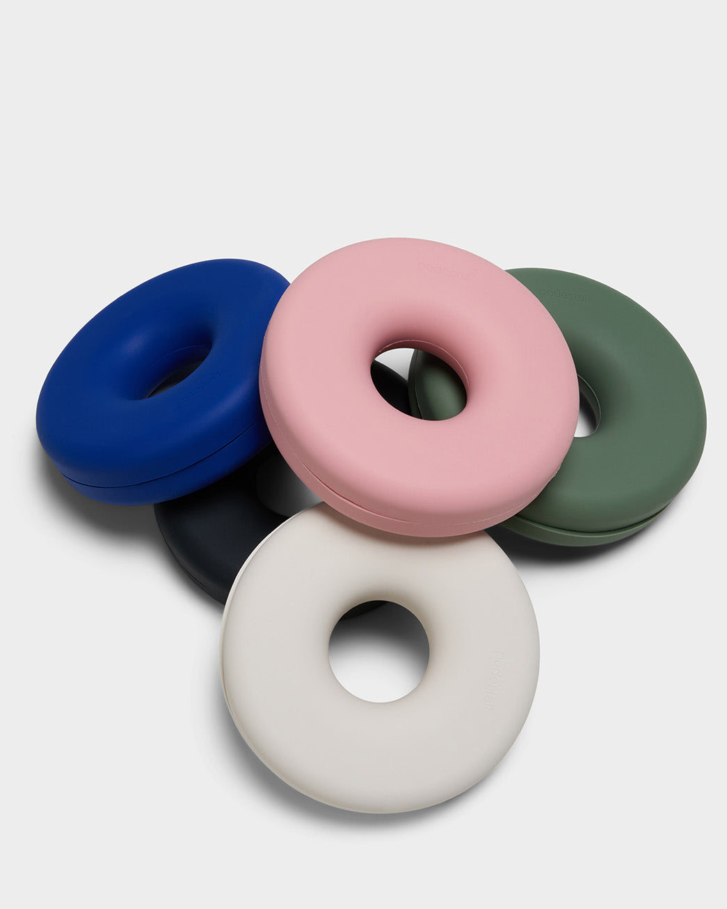 Cable Bagel - Charcoal Pedestal