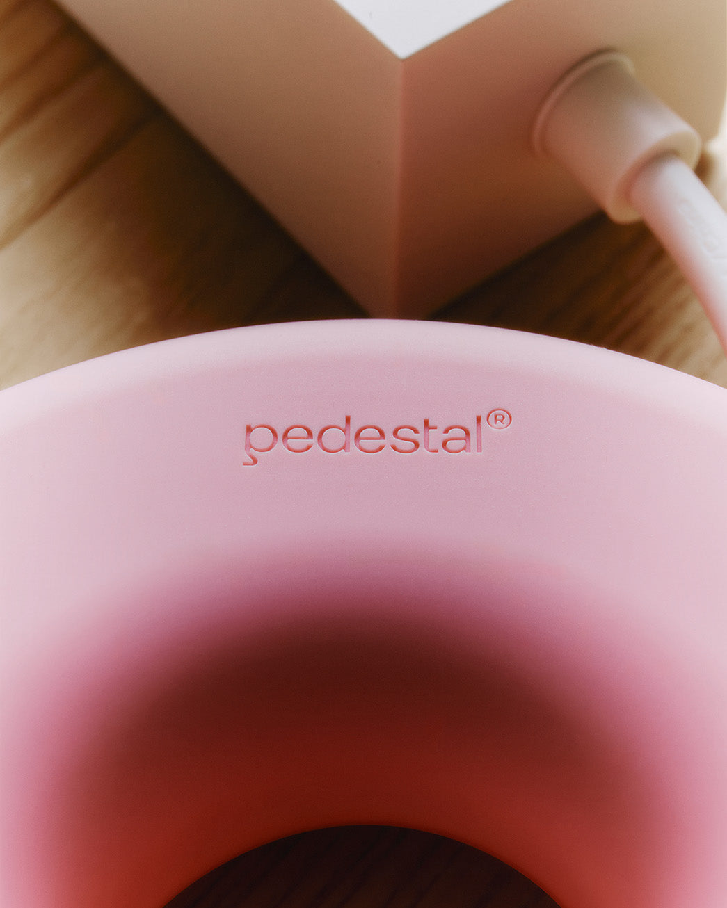 Cable Bagel - Bubble Gum Pedestal