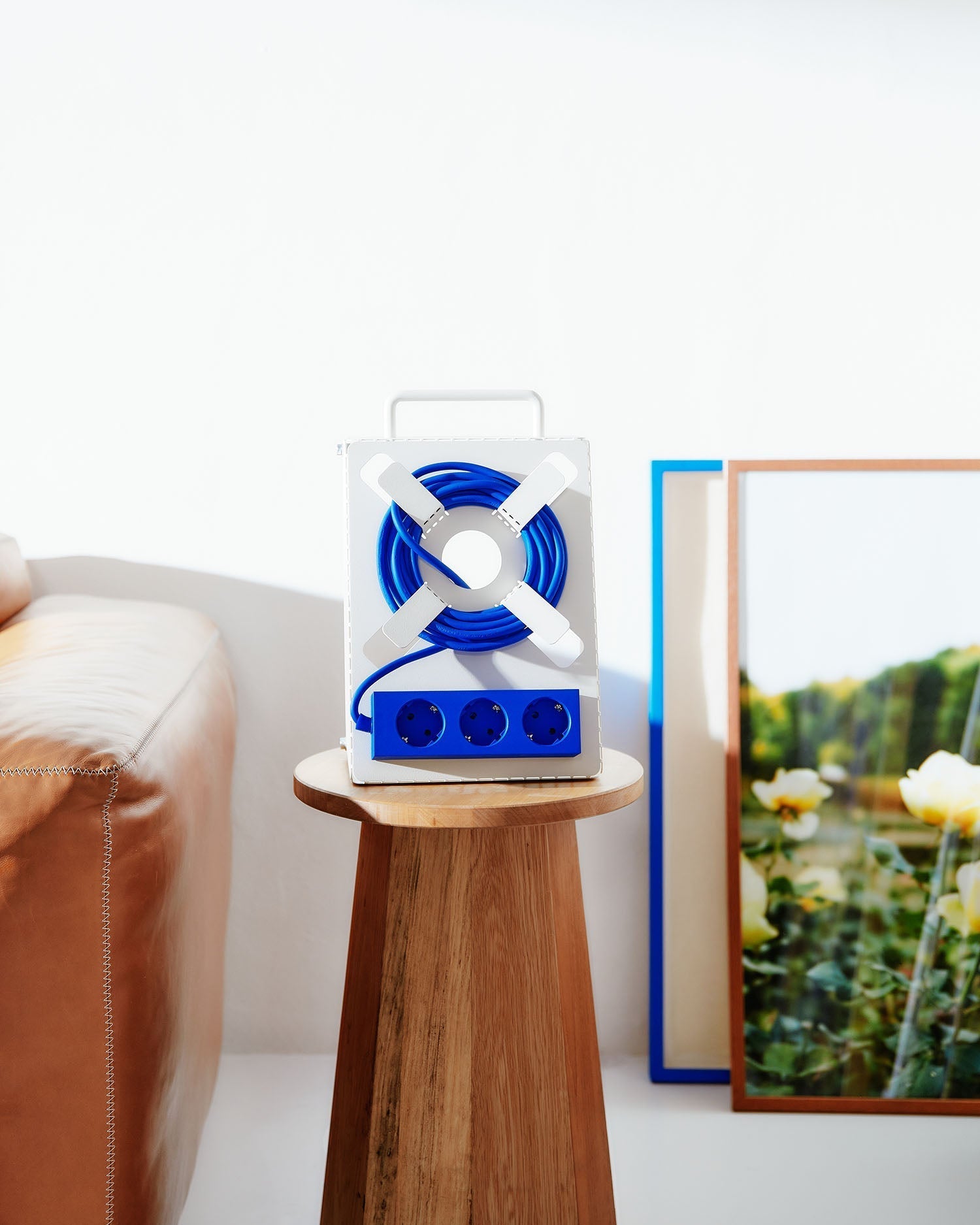 Cable Stand - Pearl Pedestal