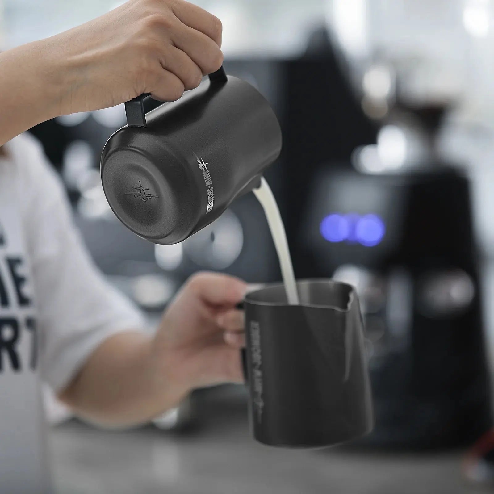 MHW-3BOMBER Turbo Milk Pitcher matt black 350 ml MHW-3BOMBER